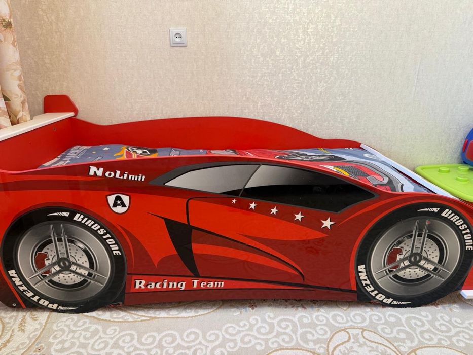 Кровать детский машинка