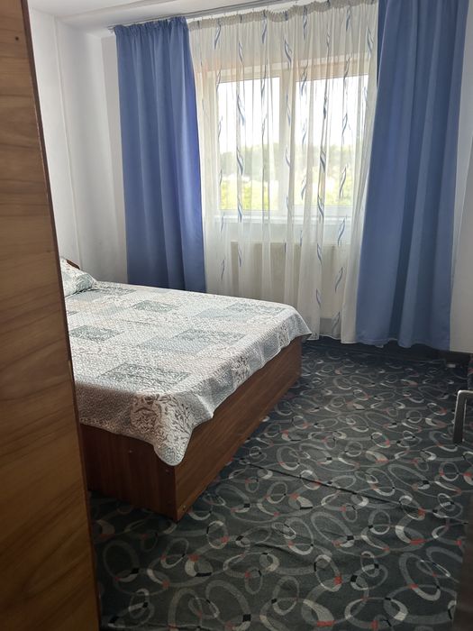 Inchiriez apartament 3 camere