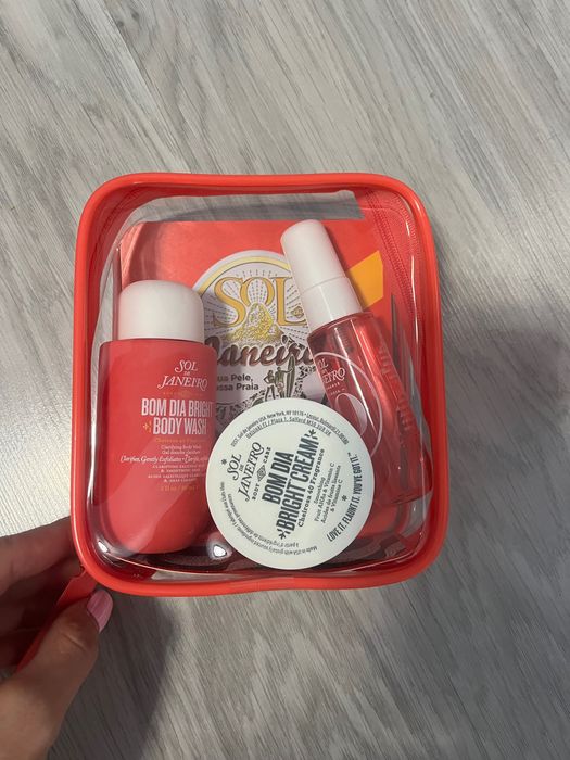 Sol de Janeiro Bom Dia Bright Jet Set Cheirosa 40 – 3 части + несесер
