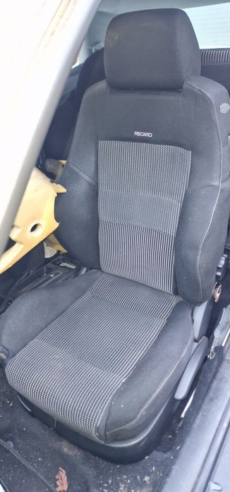 Салон за Голф 4 RECARO
