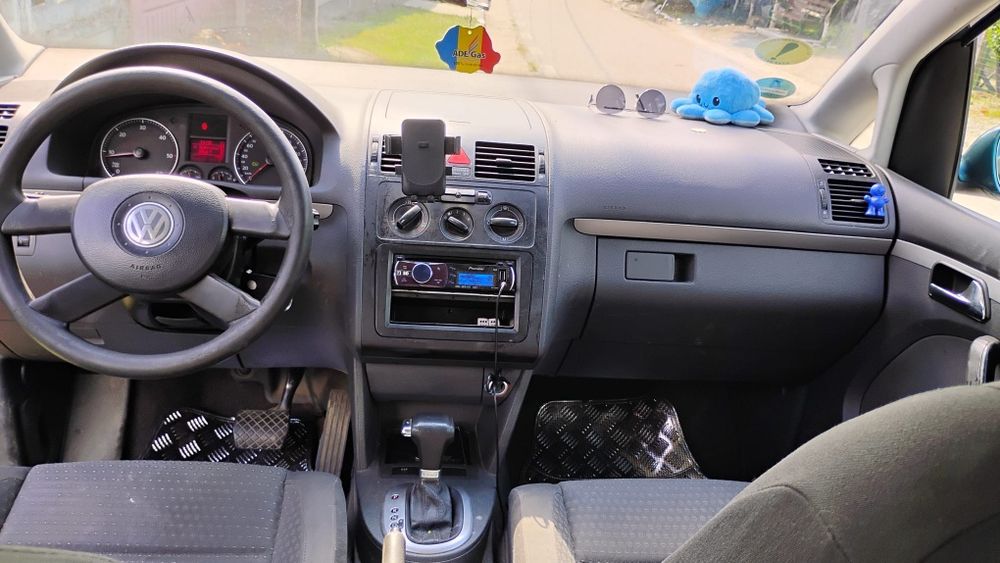 Vând Volskwagen Touran 1.9 TDI