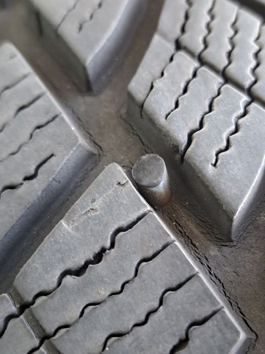 2 Anvelope iarna  Goodyear 225/60/17 - dot 2022