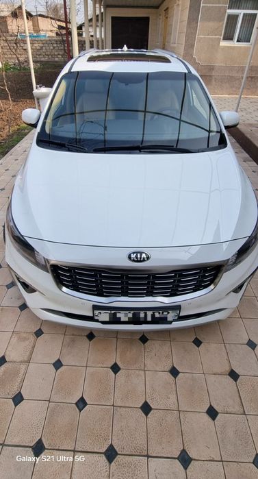 Срочно продается Kia Carnival 2019 года