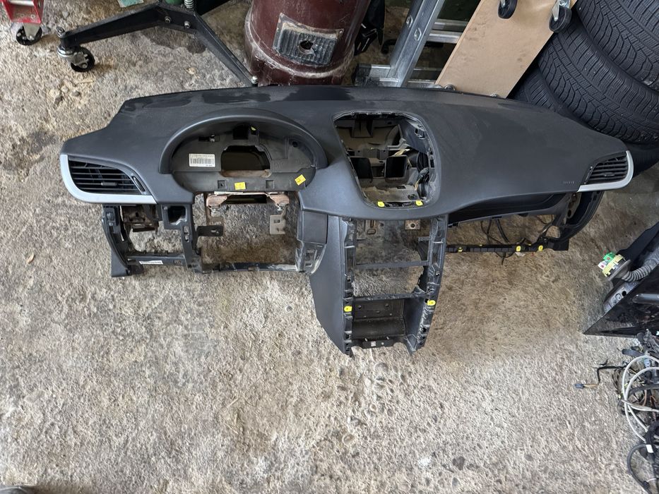 Табло за Peugeot 207