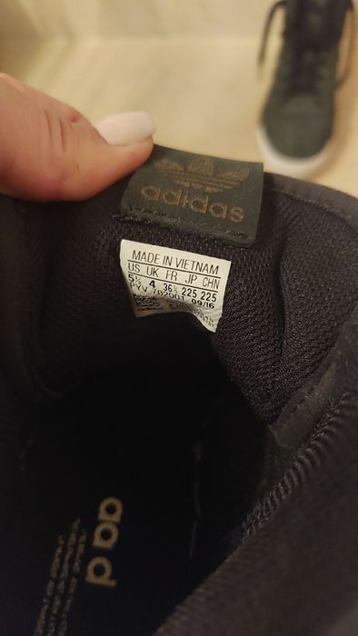Боти Adidas 36,5 нови