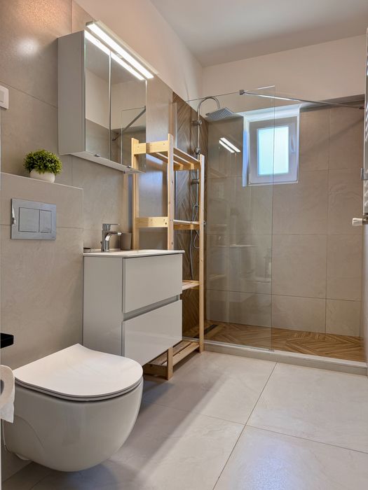 Închiriez apartament 2 camere zona Pacurari