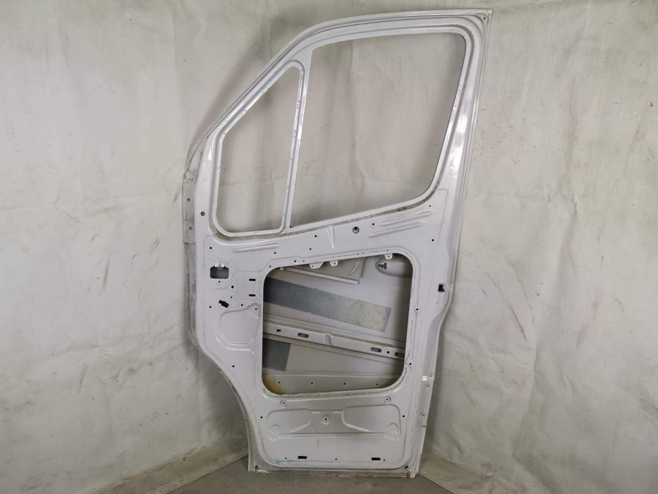Дясна предна врата Мерцедес-Бенц Спринтер / Mercedes-Benz Sprinter 3 9