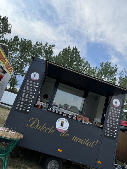 De închiriat Rulota Fast-Food complet echipata– CLĂTITE, GOFRE ȘI GOGOȘI