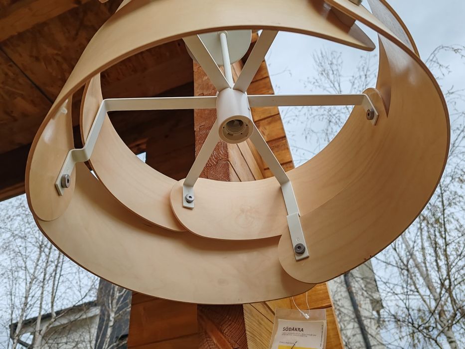 Lustra din lemn ... Nouă