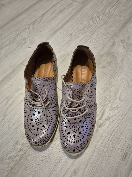 НОВИ Дамски обувки 36 номер Ест.кожа