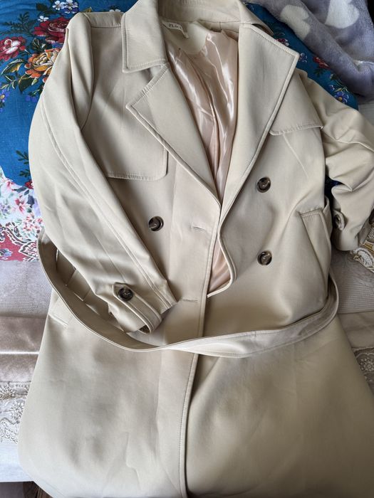 Тренч на весну-осень.