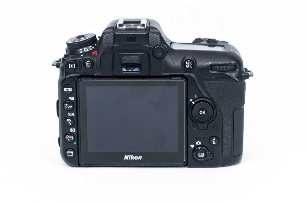 Nikon D7500 - BODY - Aparat foto DSLR - 112.000 de cadre