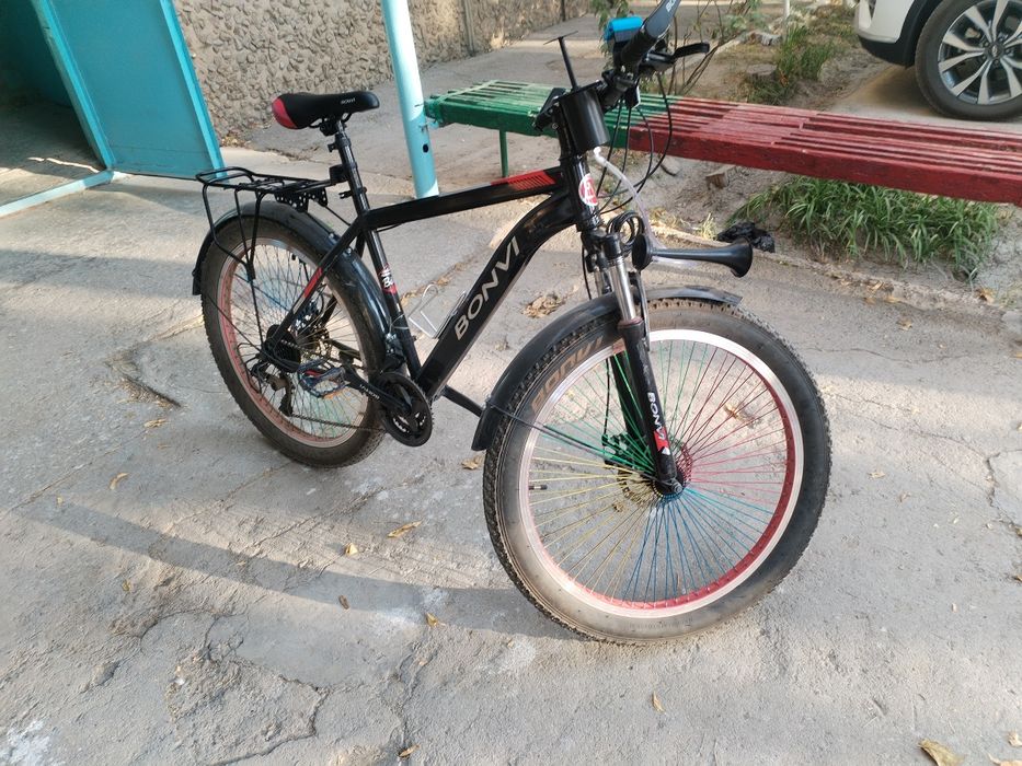 Velosiped sotiladi yangi holatda turipti