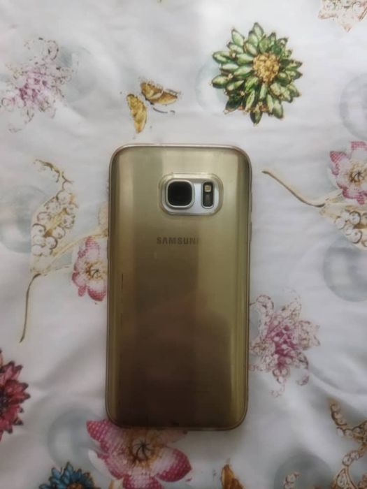 Продаю телефон самсунг