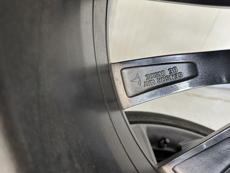jante tesla model 3 performance 235 35 20 92y top originale