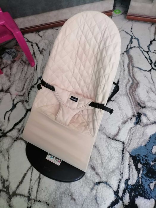 Ходинок ва шезлонг сотилади чирчик октябрьда