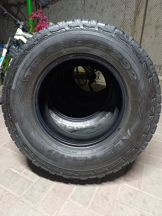 Продам комплект резины Triangle A/T