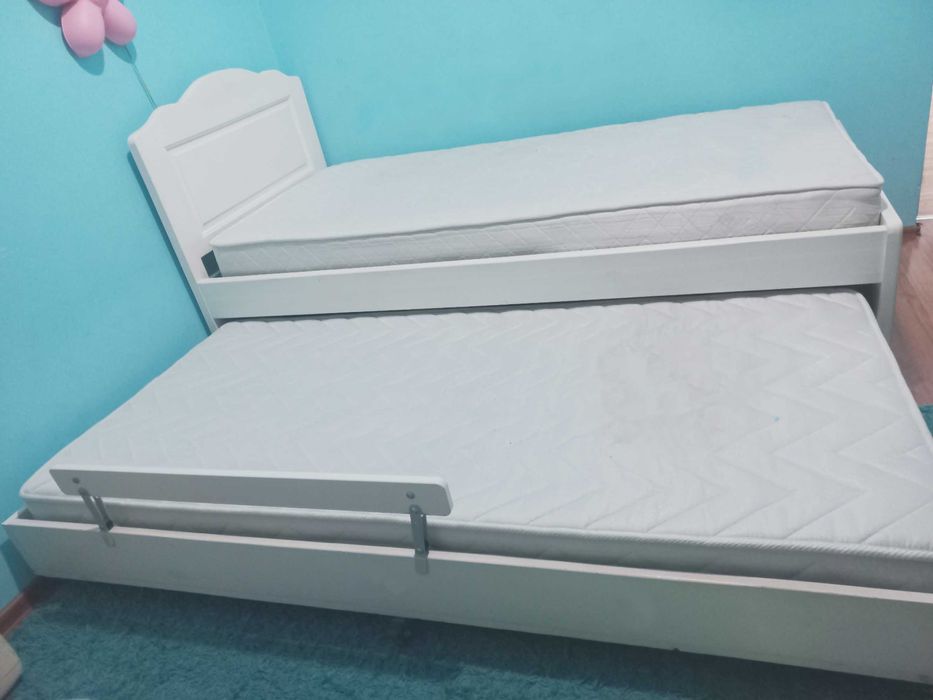 Детско двойно легло + гардероб