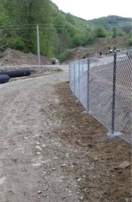 Vand si fac garduri din plasa bordurată