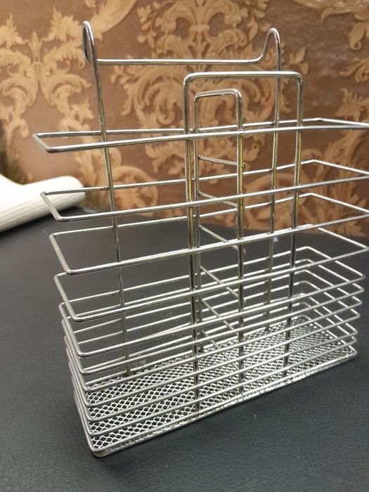 Продам полочки металлические