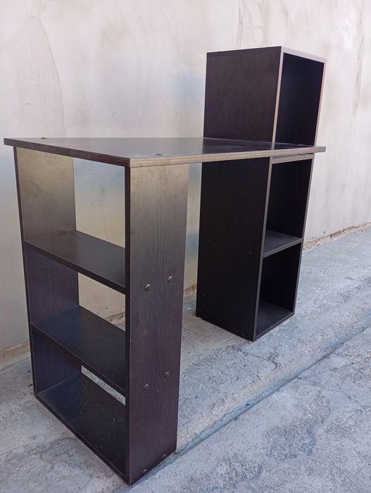 Продам компьютерный стол