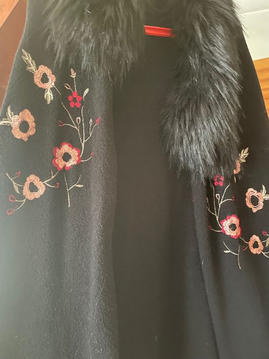 Нова жилетка с яка нова