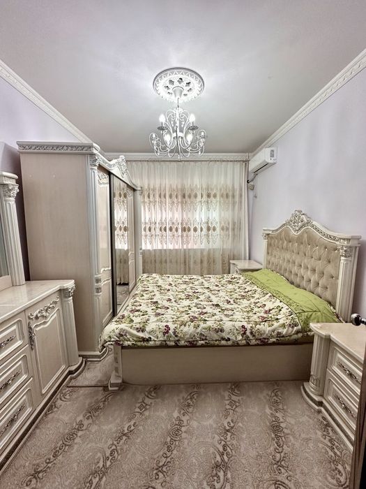 Turkiston metro 15 kv da 5/4/5 uy sotuvda 110 kv²