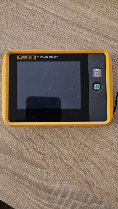 Cameră termoviziune Fluke PTi120 – Defect touchscreen (partea dreaptă jos)