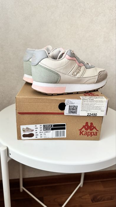 Кроссовки на девочку