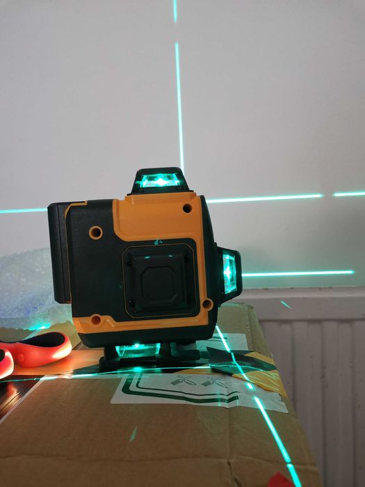 Aparat de nivelat laser cu 16 linii 360 de grade 4 D acumulator