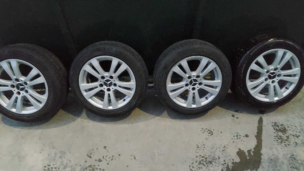 Гуми с джанти 205/55R16 за Mercedes-Benz