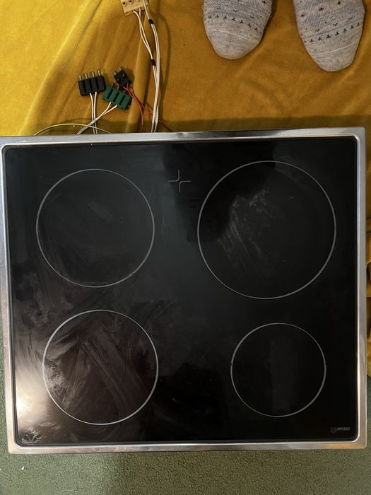 Фурна и котлони за вграждане Gorenje