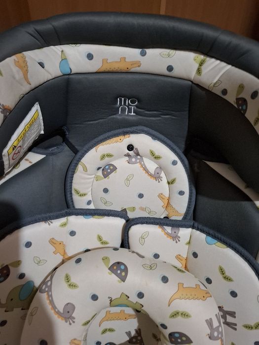 Стол за кола на moni