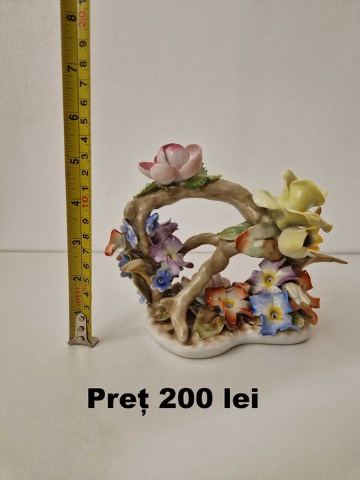 Bibelouri din porțelan cu tematica florala