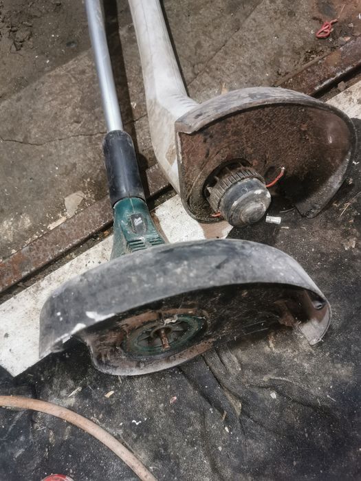 mașină de tuns iarba