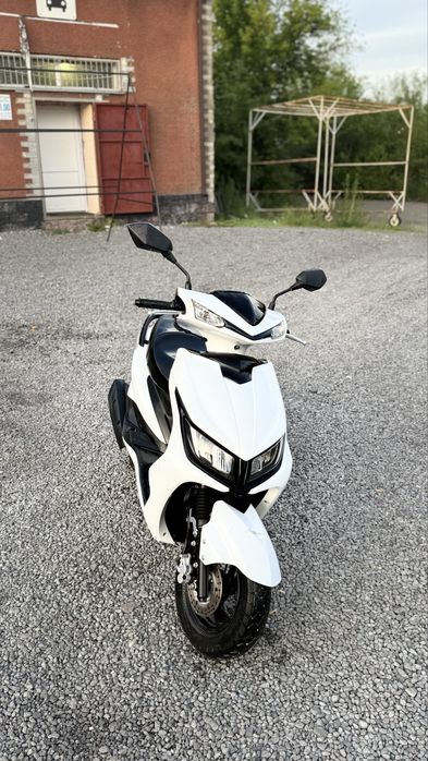 Продам Скутер М8