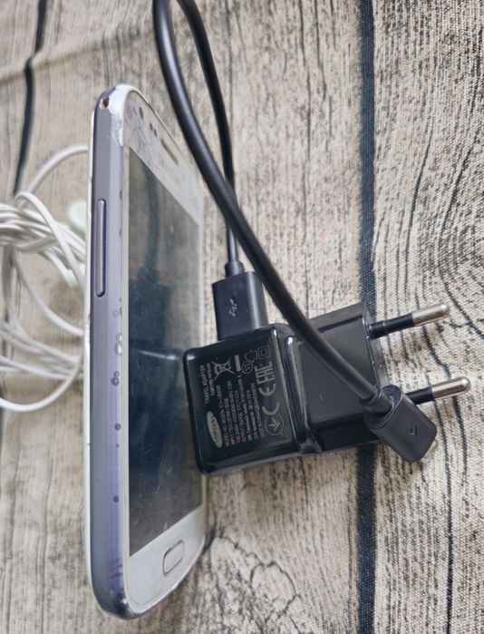 Смартфон Samsung Galaxy S Duos GT-S7562 White La Fleur 4GB, бял цвят