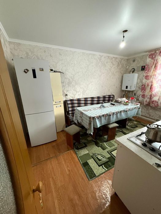 Продам двух комнатную квартиру