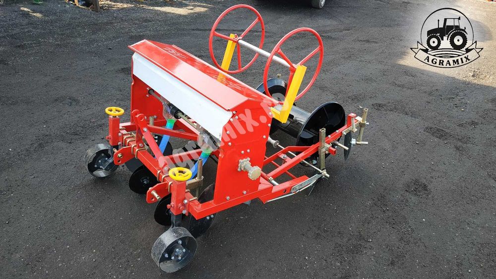 Masina de bilonat latime 1 m cu buncar de ingrasaminte Konig nou