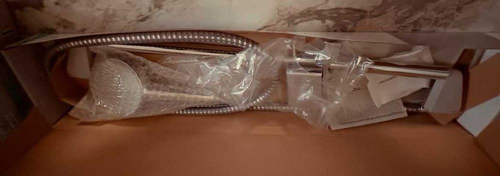 Vand baterie dus/cada completa cu furtun si bara .