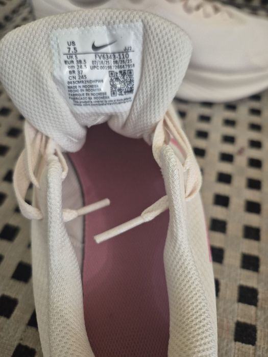 Nike маратонки 38.5