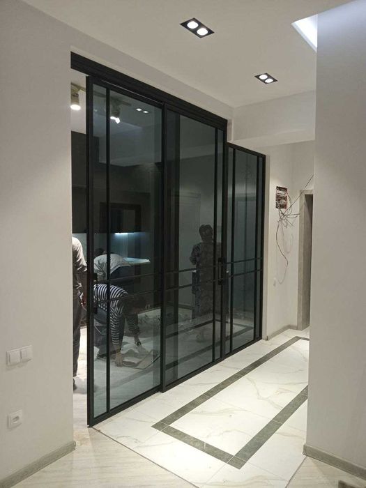 Стеклянные перегородки и двери в стиле лофт