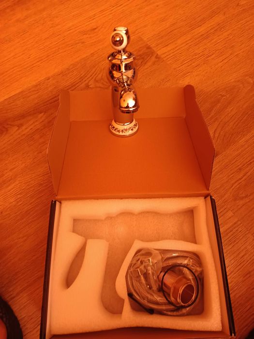 Смесители за баня, черен тип водопад и  ретро флорален смесител