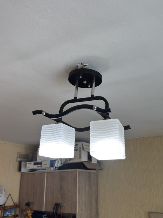 Продам люстру в отличном состоянии