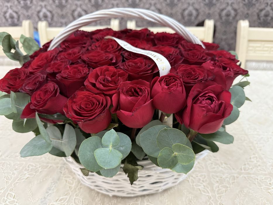 Продам 51 розу красного цвета