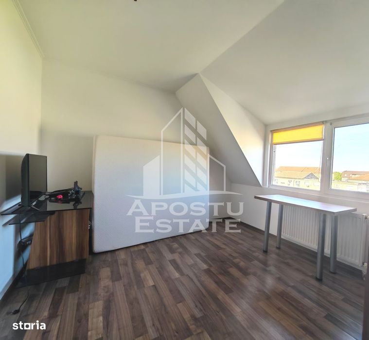 Apartament cu 3 camere, de vanzare, centrala proprie, zona Lipovei