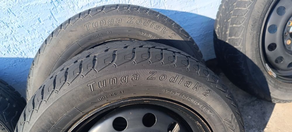 Продам летние шины с дисками