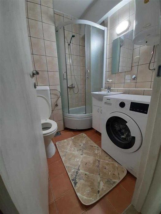 Двустаен имот в кв.Младост 4