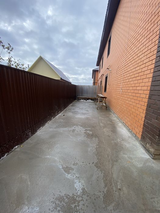 Продается двухуровневый Танхаус в районе Гипормаркет Дина