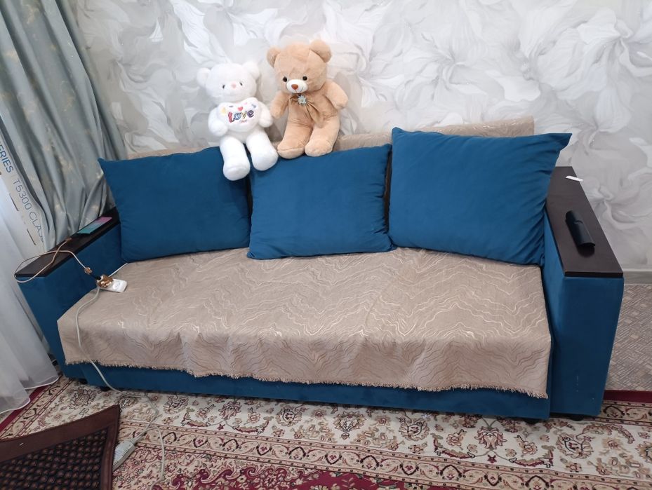 Продается диван норм состояние